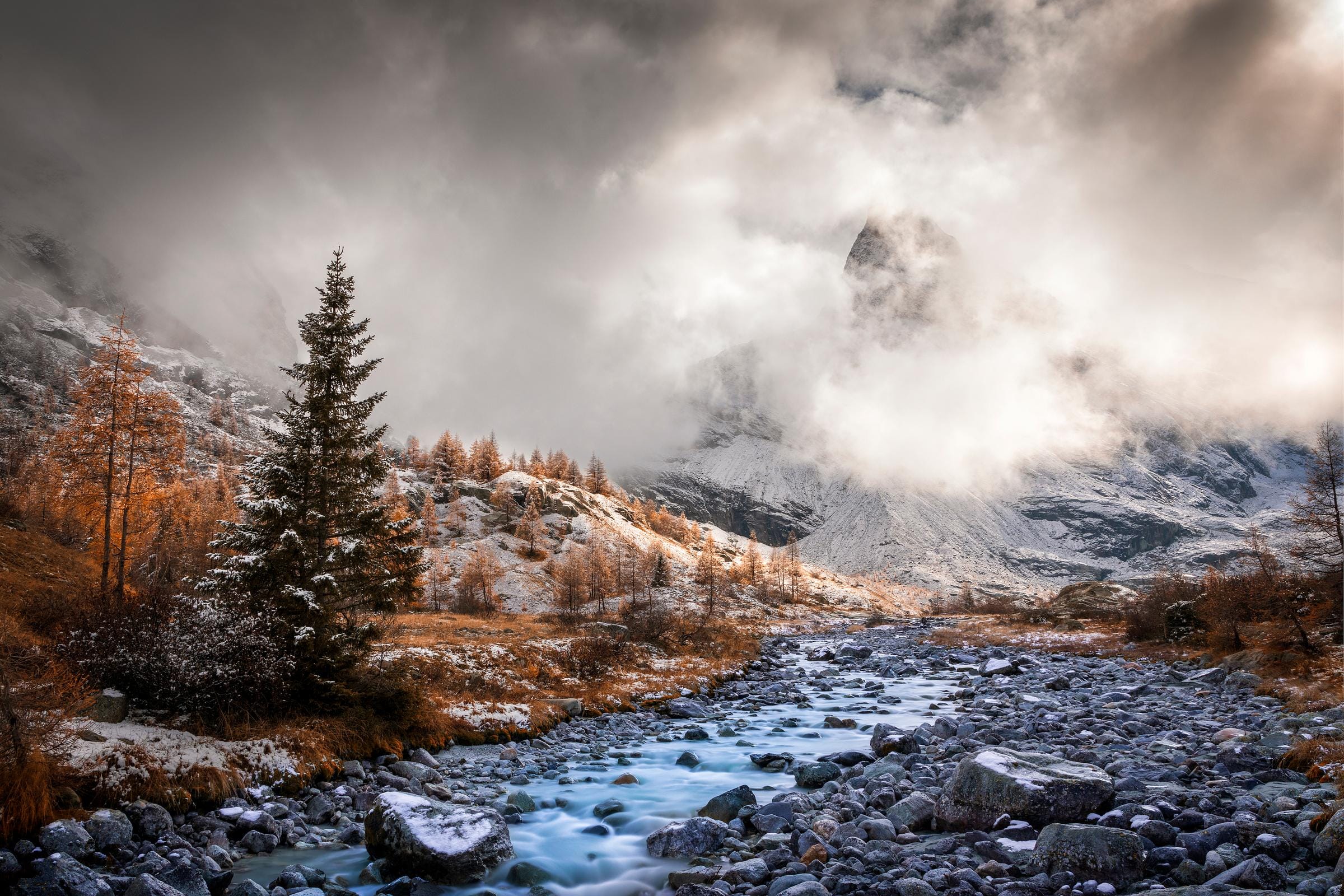 Ferpecle_river_mist_wqxga